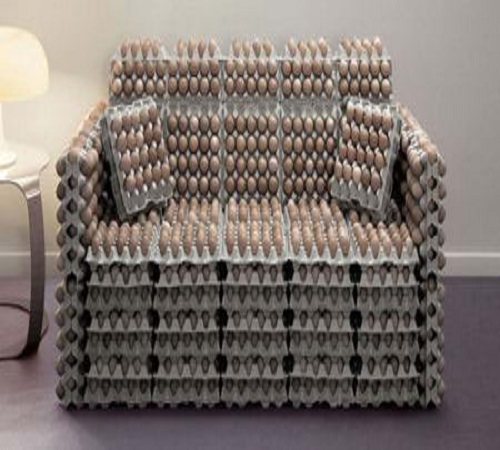 sofa dari karton wadah telur