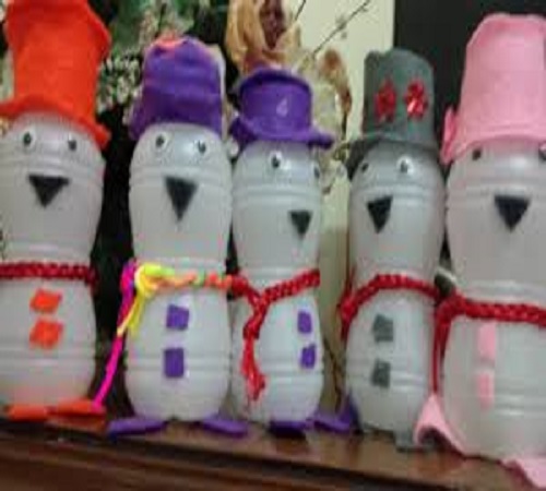 Membuat Snowman atau Boneka Manusia Salju dari Botol Bekas 3
